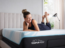 Load image into Gallery viewer, Tempur-Pedic - TEMPUR-Breeze® LuxeBreeze® Medium Hybrid Mattress (2023)